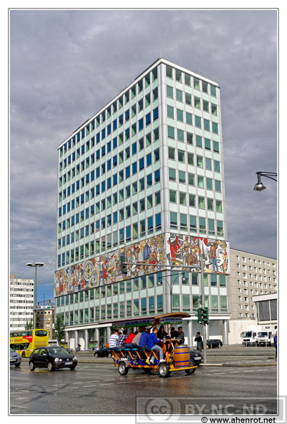 Berlin_Alexander-Platz_Haus-des-Lehrers_DSC_0177.jpg
