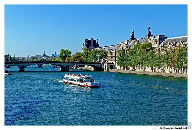 Pont-du-Caroussel-Louvre_DSC_0321.jpg