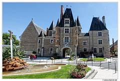 Aubigny-sur-Nere Chateau