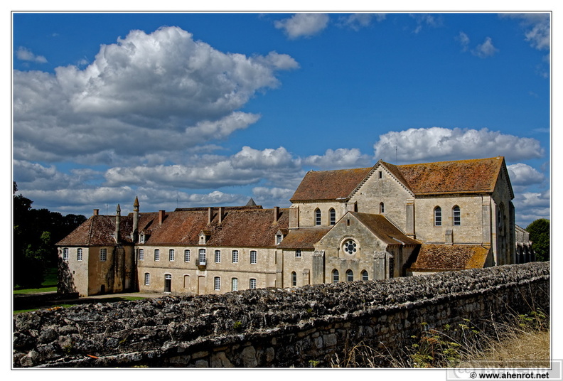 Abbaye-de-Noirlac_DSC_0553.jpg