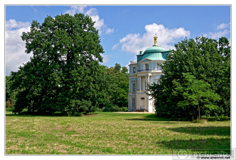 Schlossgarten-Charlottenburg Teehaus-Belvedere DSC 0447