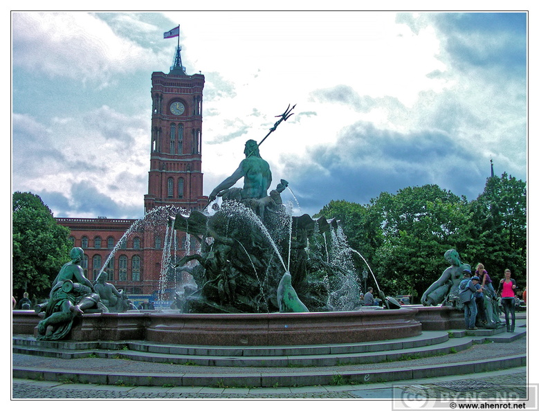 Neptunbrunnen&Rotes-Rathaus_dscn5789.jpg