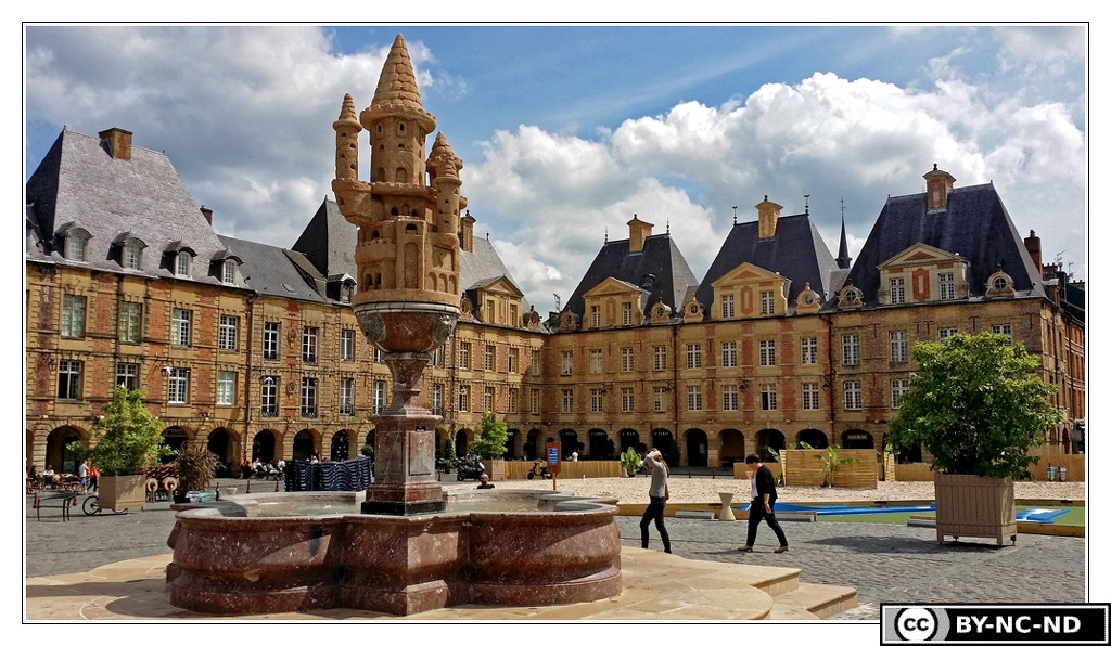 Chateau-sable-Place-Ducale 20150731 123243