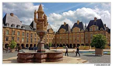 Chateau-sable-Place-Ducale 20150731 123243