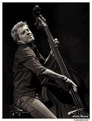 Kyle-Eastwood DSC 2055 N&B