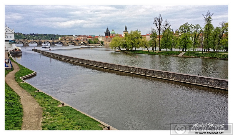 Prague_Pont-Charles_20160419_172714_ret.jpg