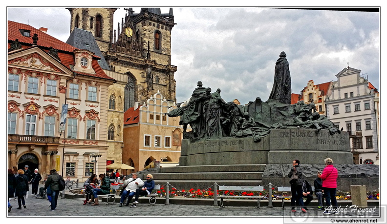 Prague_Place-de-la-Vieille-Ville&Memorial-Jan-Hus_20160419_160914_ret.jpg