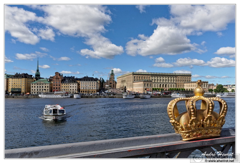 Stockholm_Skeppholmsbron&Cathedrale&Palais-Royal_DSC_5950.jpg