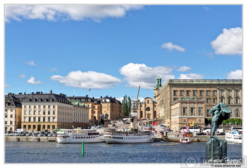 Stockholm_Skeppholmsbron&Cathedrale&Palais-Royal_DSC_5958.jpg
