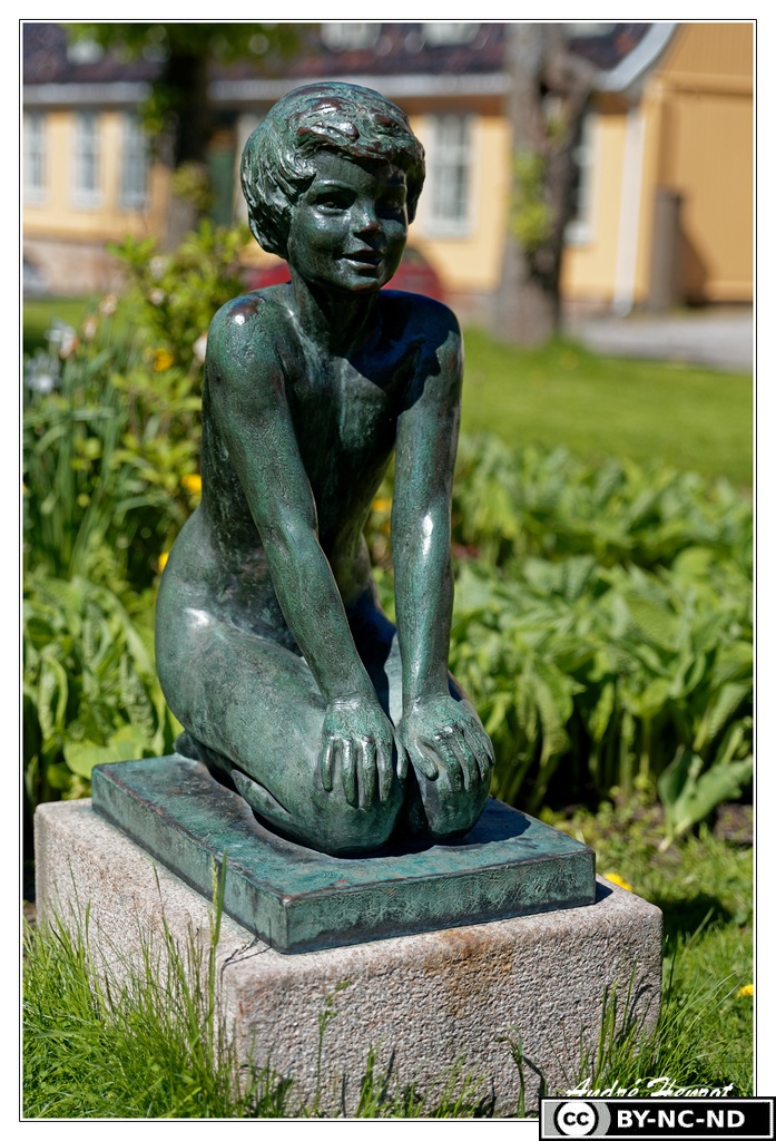 Fredrikstad-Gamlebyen Statue-Enfant DSC 1577