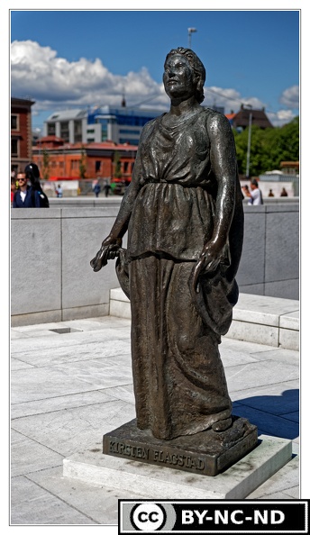 Oslo_Opera&Statue-Kisten-Flagstad_DSC_1736.jpg