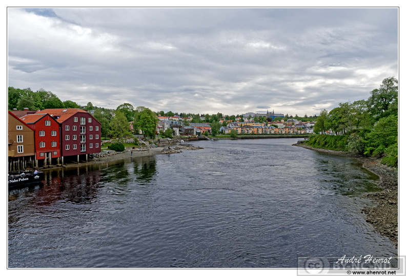 Trondheim Nidaros-vue-depuis-Gamle-bybru DSC 4164