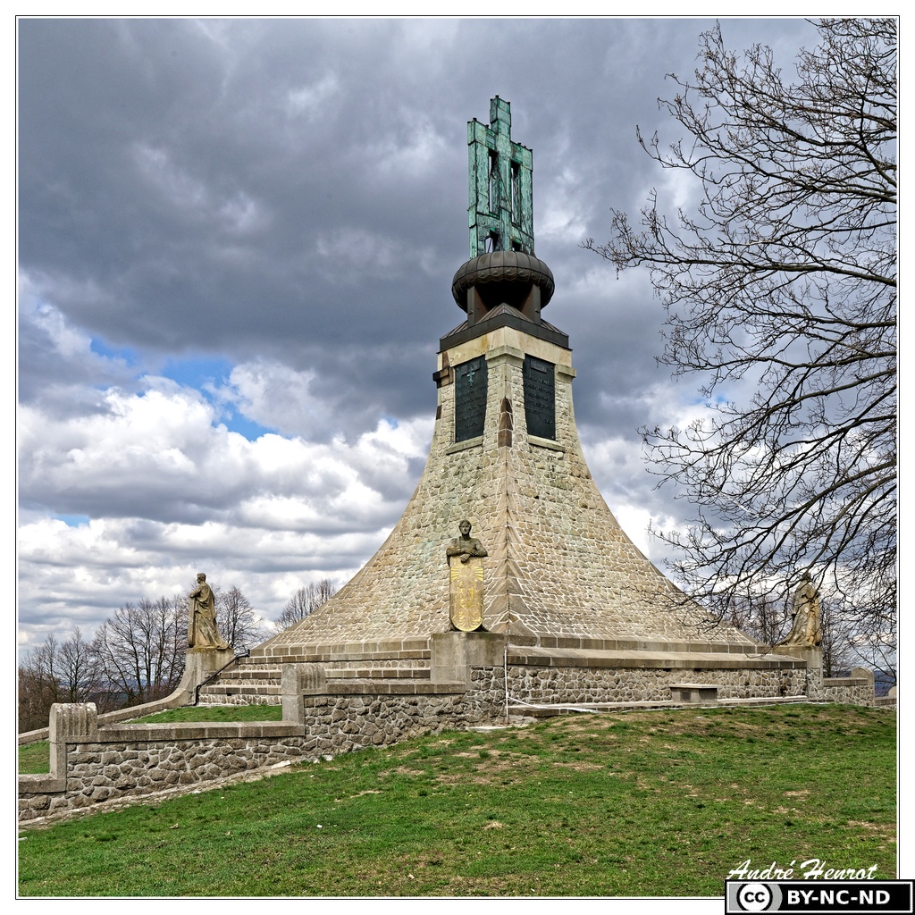 Austerlitz Monument-de-la-paix DSC 4885