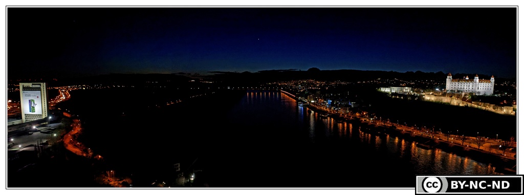 Bratislava Panorama Nuit DSC 5179-84 WM