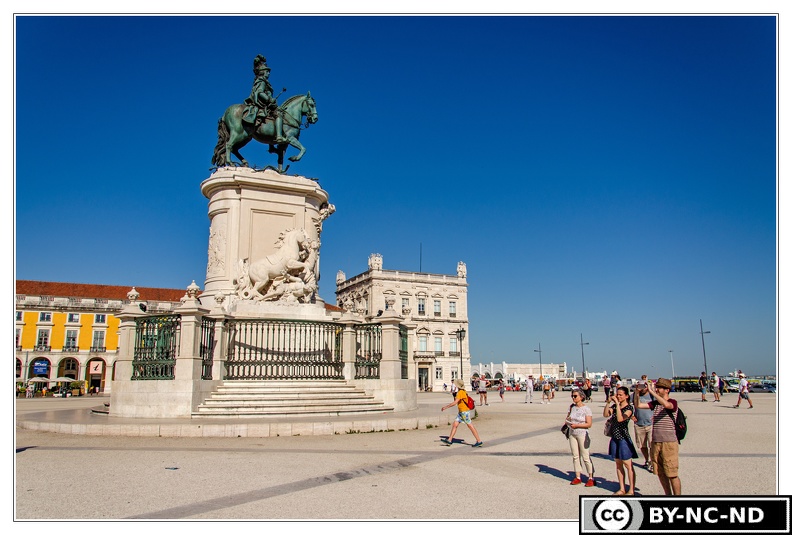 Lisbonne Praca-do-comercio Statue-Joseph-Ier DSC 0898
