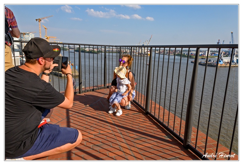 Hambourg_Elbphilharmonie_Photo-avec-enfant_DSC5620.jpg