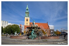 Berlin Neptunbrunnen&amp;Marienkirche DSC 0288