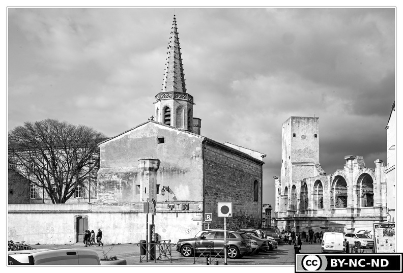 Arles_Eglise-Couvent-des-Cordeliers&Theatre-Antique_DSC_9271_N&B.jpg