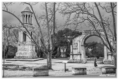 Saint-Remy-de-Provence Les-Antiques&amp;M-C DSC 9584 N&amp;B