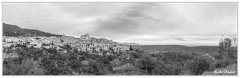 Tourettes-sur-Loup Panorama N&amp;B