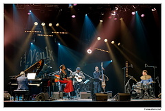 Giovanni-Mirabassi&Jenifer-Solidade&Manuel-de-Candinho&Kim-Alvez&Gianluca-Renzi&Lukmil-Perez DSC 0307