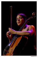Leyla-McCalla DSC 0435