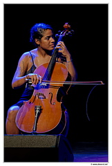 Leyla-McCalla DSC 0495