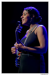 Leyla-McCalla DSC 0421