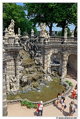 Dresde Palais-du-Zwinger Fontaine DSC 0485
