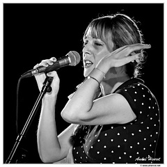 Sarah-Lenka DSC 3385 N&B