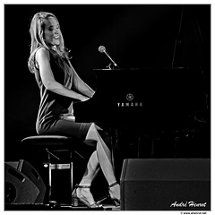 Sarah-McKenzie DSC 7018 N&amp;B