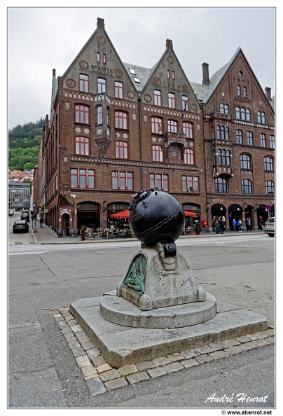 Bergen_Pomnik-Mina-morska_DSC_3044.jpg