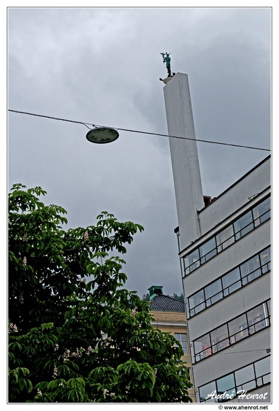 Bergen_Statue-Perchee_DSC_2981.jpg