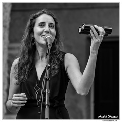 Laurence-Ilous DSC 3535 1x1 N&amp;B