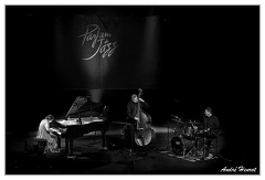 Lorraine-Desmarais&amp;Alec-Walkington&amp;Camil-Belisle DSC 2128 N&amp;B