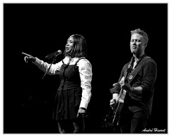 Justina-Lee-Brown&amp;Nic-Niedermann DSC 4353 N&amp;B 5x4