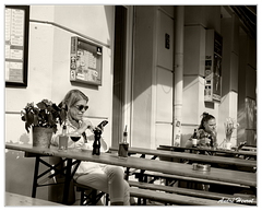 Relax-au-cafe DSC 5755 N&amp;B 5x4