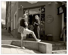 Devant-la-boutique DSC 1805 N&amp;B 5x4