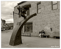 Sur-le-banc Lillehammer-centre DSC 1723 N&amp;B 5x4