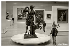 Louvre-Lens Ecole DSC 2034 N&amp;B