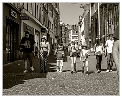 Lille-Famille-en-tirailleurs DSC 2370 N&amp;B 5x4