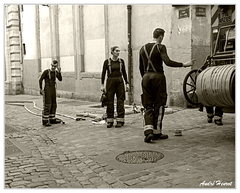 Lyon Photos-de-rue Pompier DSC 8776 N&amp;B 5x4 