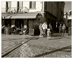 Valence Trottinette DSC 9077 N&amp;B 5x4