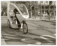 Valence Velo-Taxi DSC 9071 N&amp;B 5x4