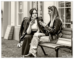 Aalborg Smartphones DSC 0949 N&amp;B 5x4