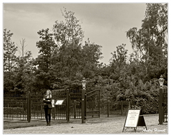 Chateau-de-Voergaard Visiteuse DSC 1020 N&amp;B 5x4