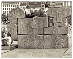 Hambourg Filles-sur-statue DSC5984 N&amp;B