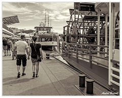 Hambourg Le-Port Les-quais Louisiana-Star Roues-a-aubes DSC5885 N&amp;B