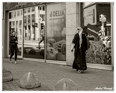 Bratislava Costume DSC 5255 N&amp;B 5x4