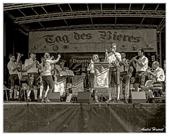 Regensburg Fete-de-la-biere DSC 6380 N&amp;B 5x4